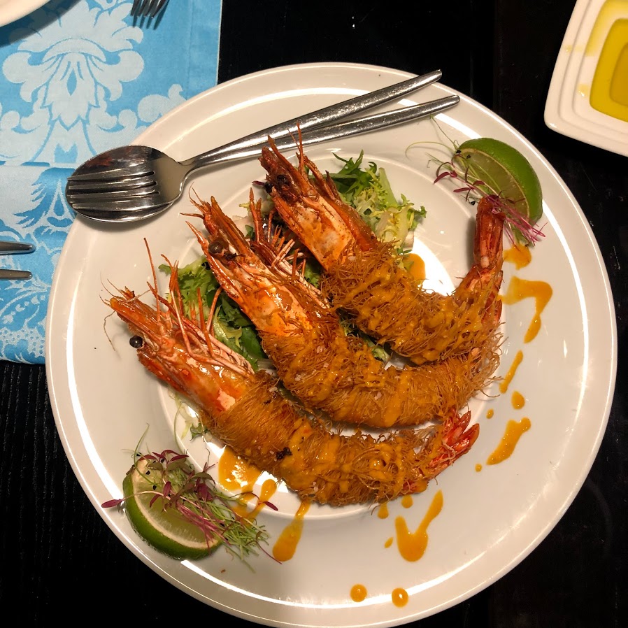 Grilled prawns at Vinhas d'Alho in Porto