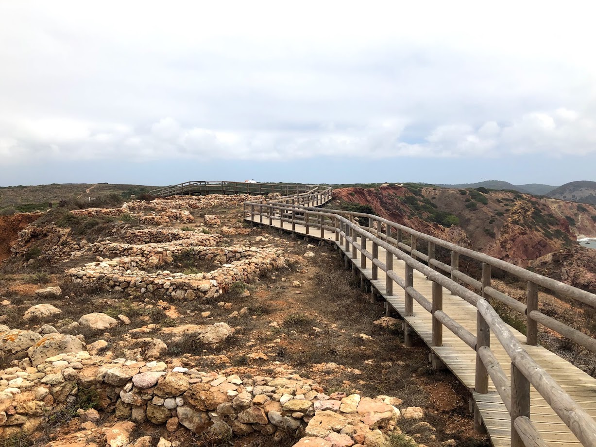 Boardwalk along the Pontal da Carrapateira clifftop trail in the Algarve