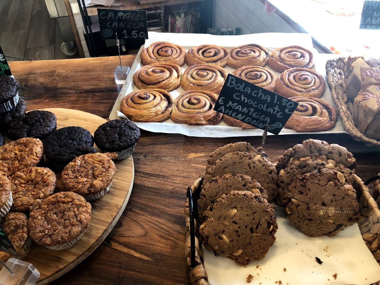 Cinnamon rolls in the case at A Padaria bakery in Aljezur